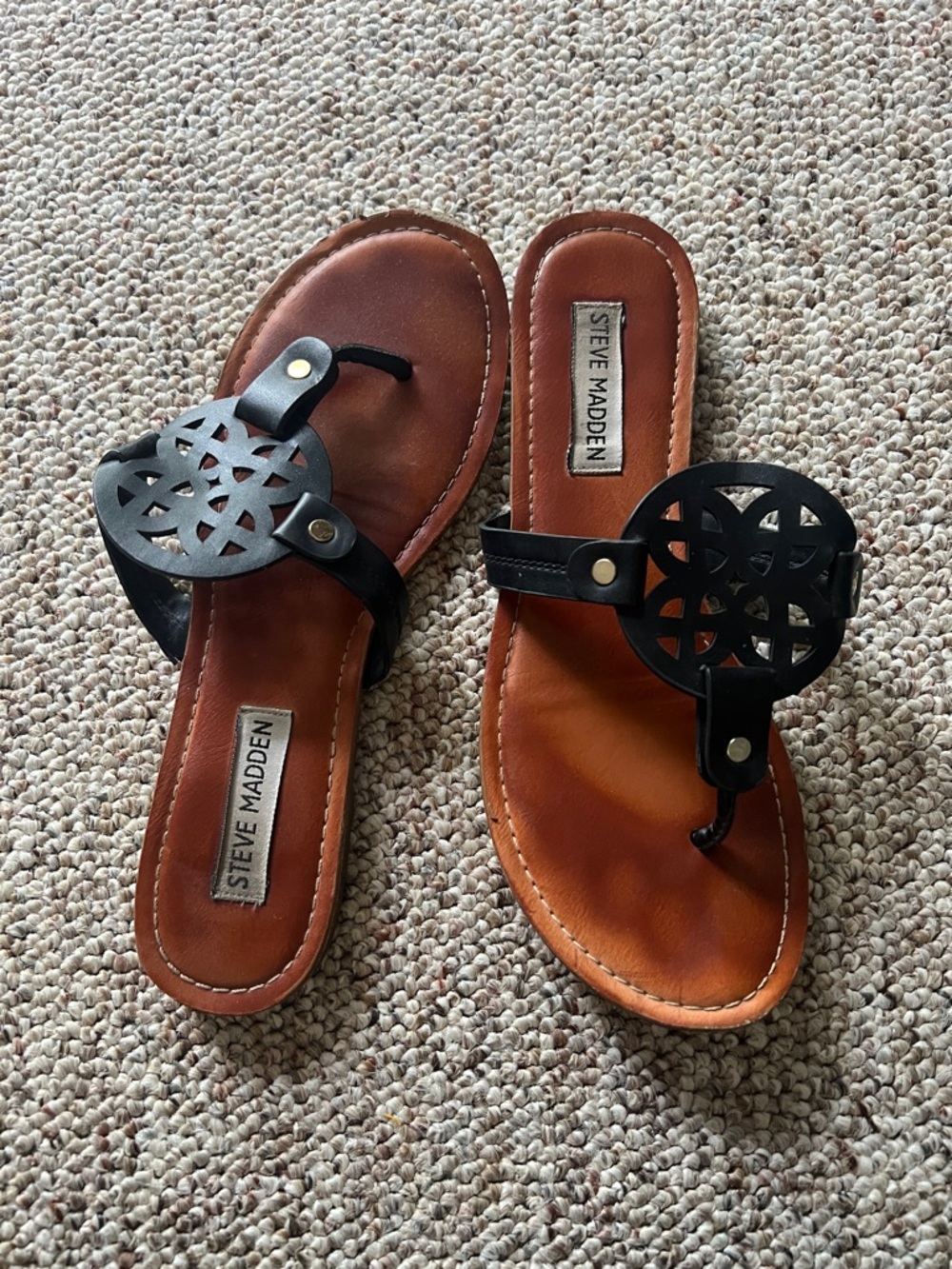 Steve Madden Black Leather Cutout Thong Sandals with Brown Footbed